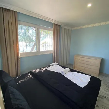 Zbb Stylish & Holiday home